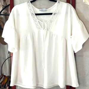 Gilli White Flutter Sleeve crochet tie flowy boho top Sz L
